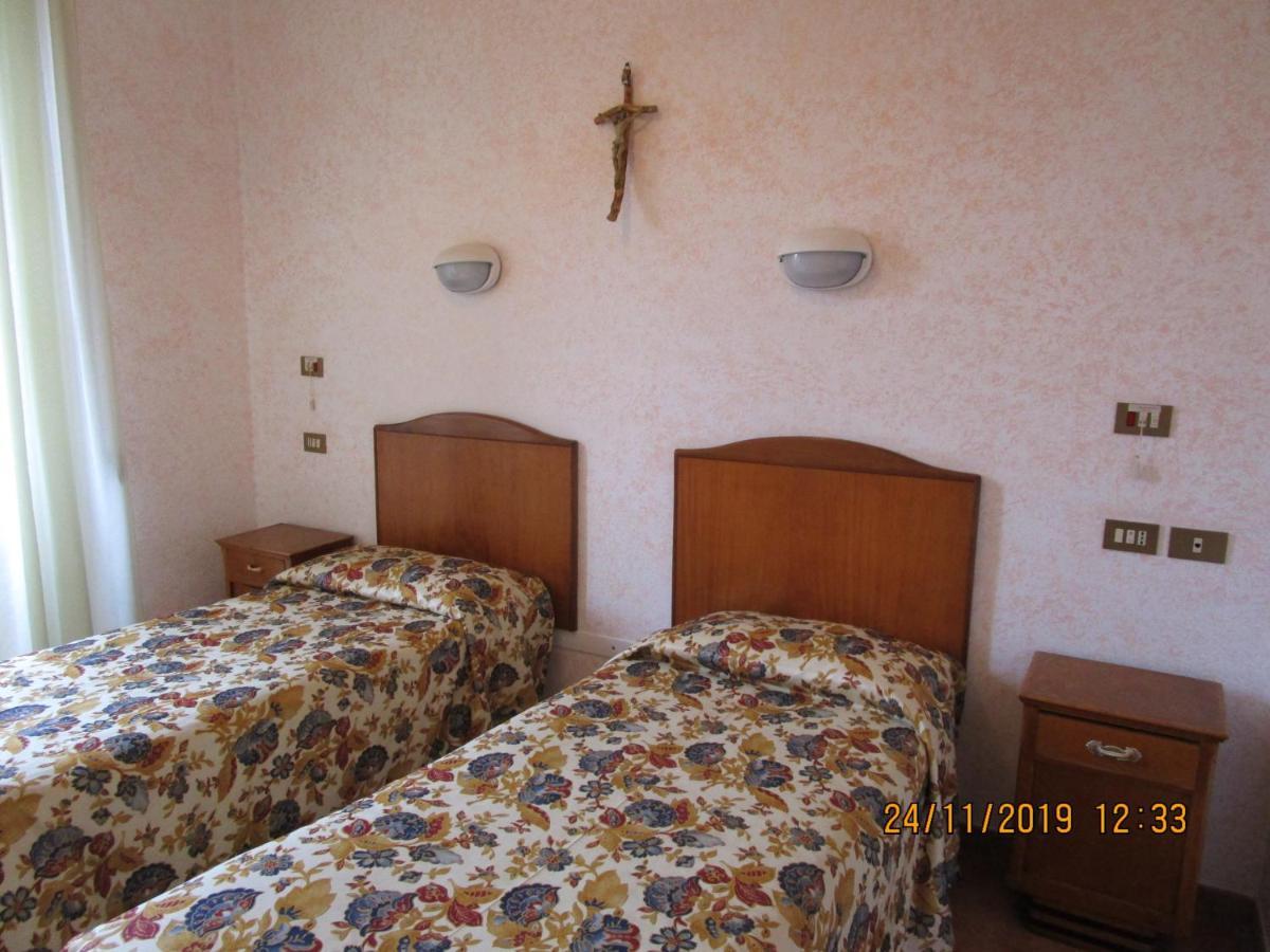 Casa S. Giuseppe Di Cluny Frühstückspension *